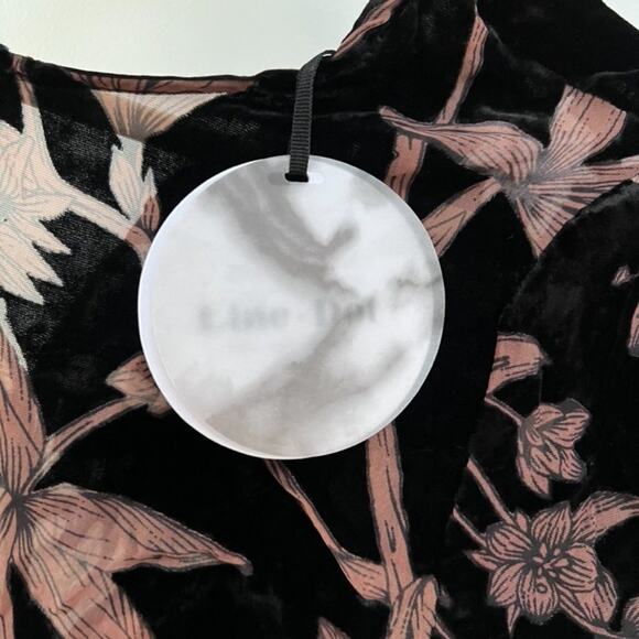 Line & Dot Claudette Velvet Burnout Top - Picture 5 of 5